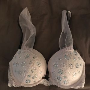 Victoria Secret bra 34D